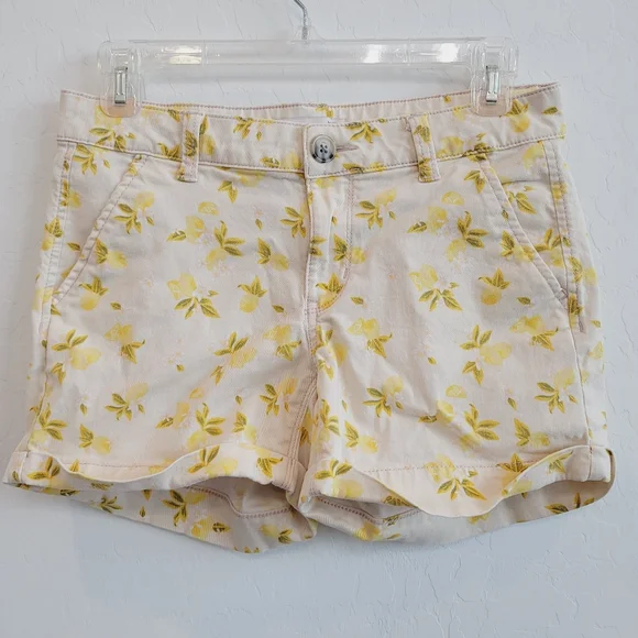 SO Lemon Print Low Rise Midi Shorts Size 5 - Picture 9 of 15